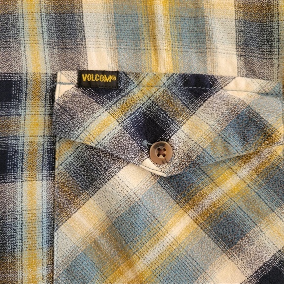 Volcom Long sleeve flannel style - Picture 6 of 6